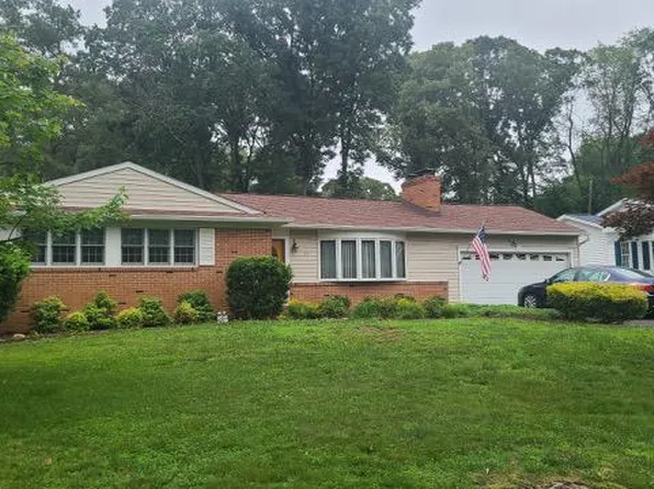 16 Gray Dr, Pasadena, MD 21122