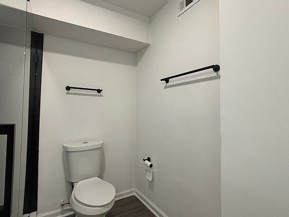 5th image of 3433 Centerset Ct #B