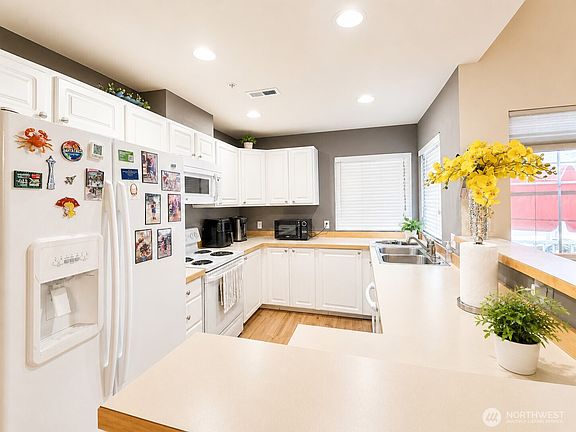 5th image of 23782 SE Summerhill Ln #54