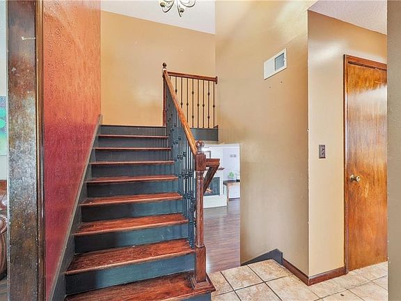 4th image of 10702 NW 58th St