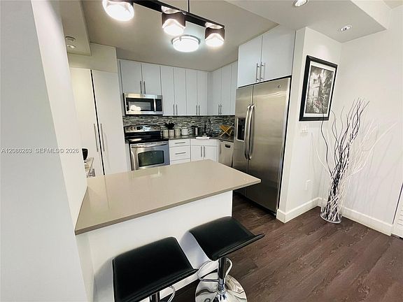 5th image of 2333 Brickell Ave APT 409