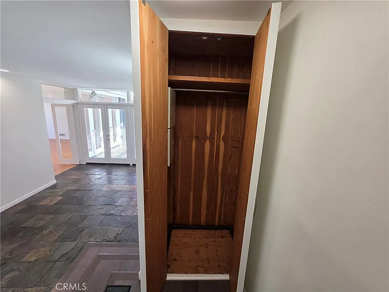 310 S Thurston Ave — Photo 8