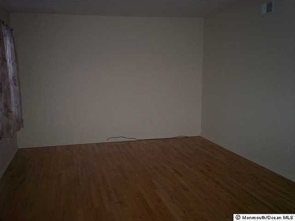 2nd image of 32 Plaza De Las Lobos #E