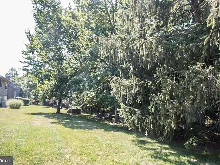 15 B Andover Cir #B — Photo 14