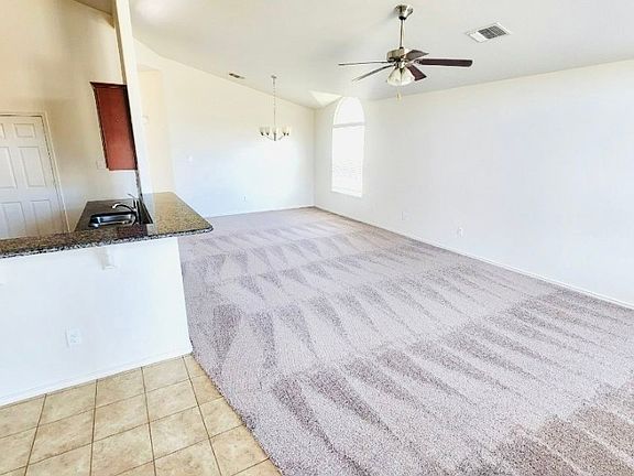 5th image of 607 Rowdy Dr