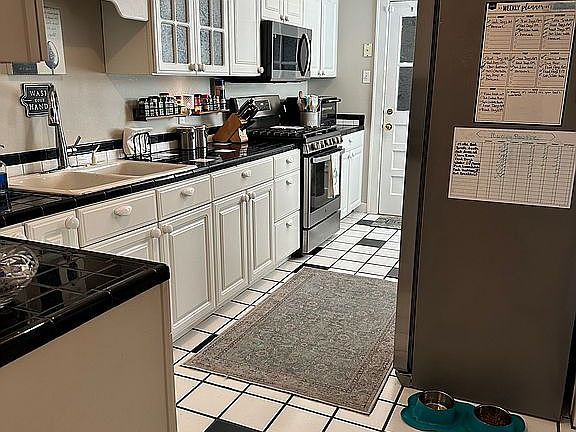 5th image of 23 Holly Dr