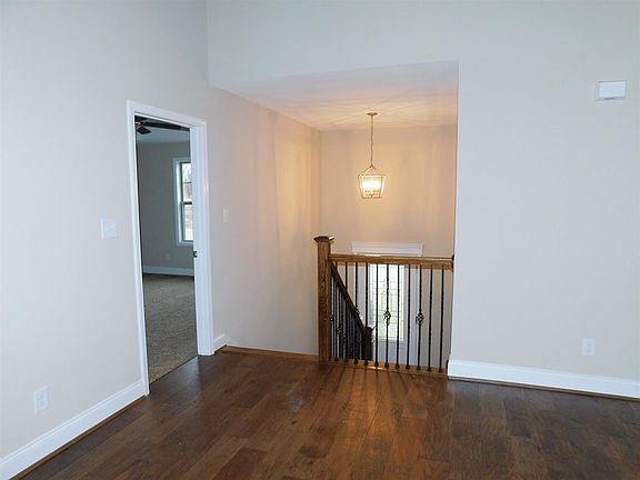 4th image of 16 Hazelwood Ct Lot 16