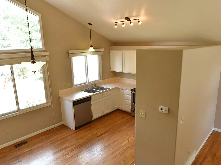 3353 Laredo Ln — Photo 3