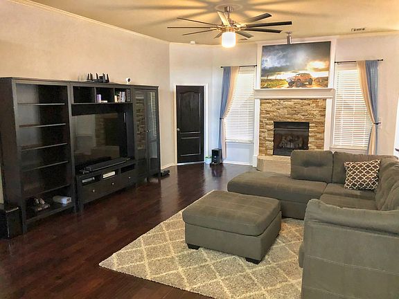 3rd image of 2200 Valley Holw