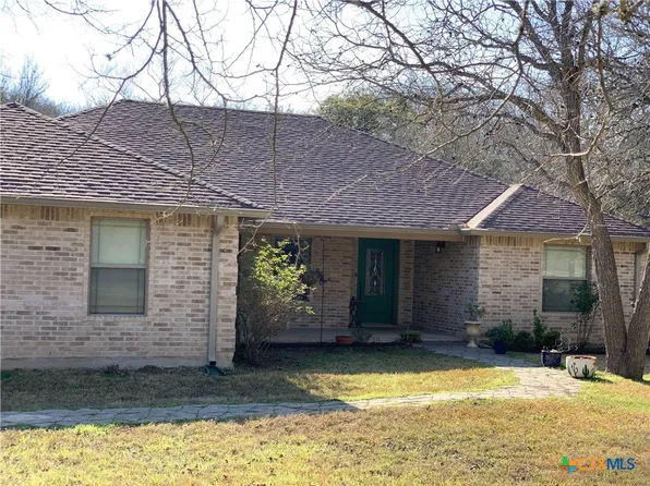 113 Twin Oak Rd, Seguin, TX 78155