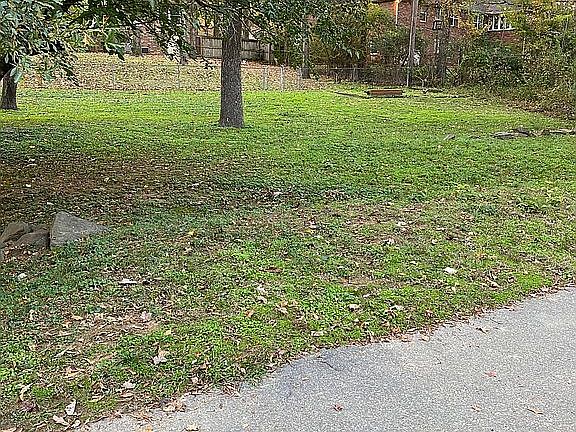 2nd image of Allenbrook Ave