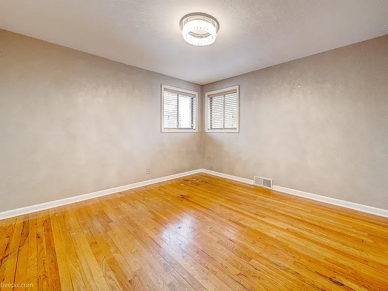 4524 N King Ct — Photo 12
