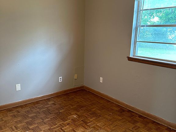 5th image of 716 Barbour Ave