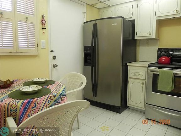 4th image of 1000 NE 12th Ave APT 304