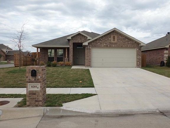 2nd image of 8201 Deer Bluff Ln