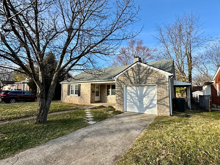 479 Stratford Dr — Photo 5