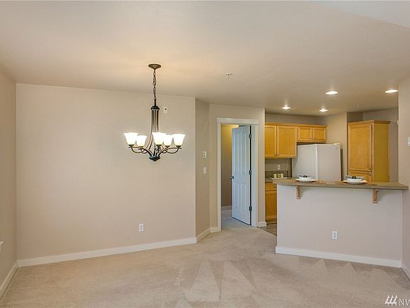 4th image of 10523 221st Ln NE Unit 202