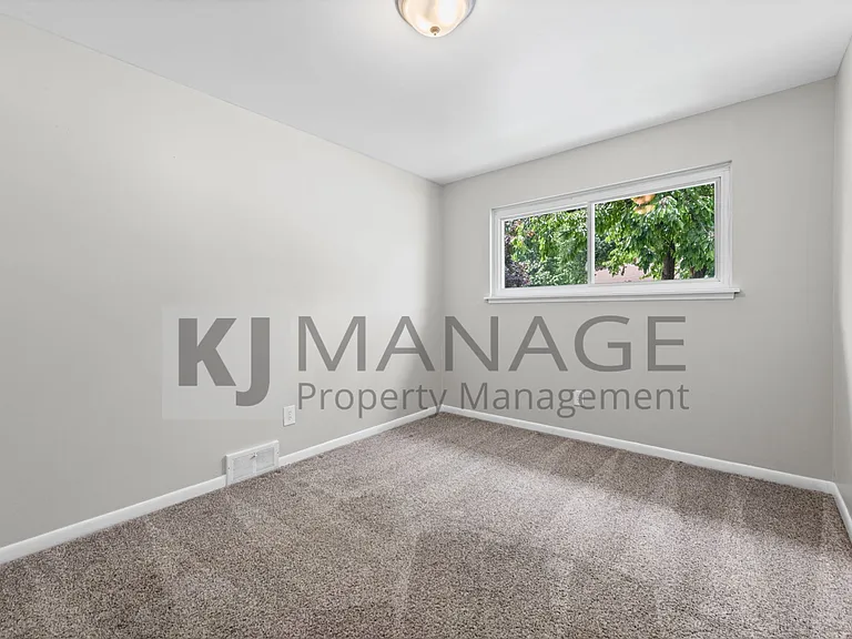 20436 Inkster Rd — Photo 13