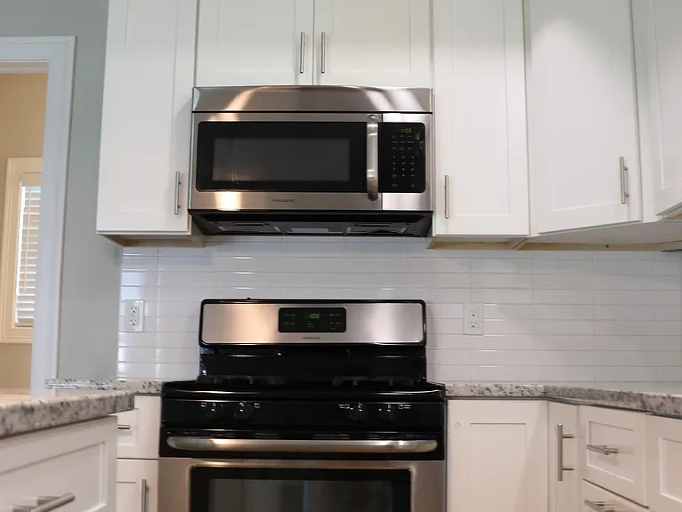39 Glenwood Ave — Photo 7
