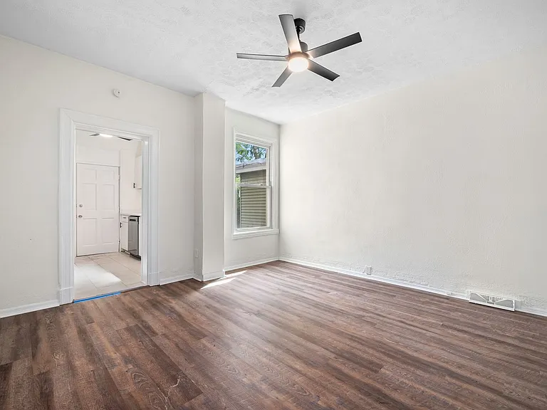 12 Edith Pl — Photo 5