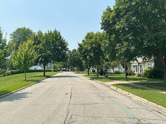 5th image of 605 Herrick Park Dr