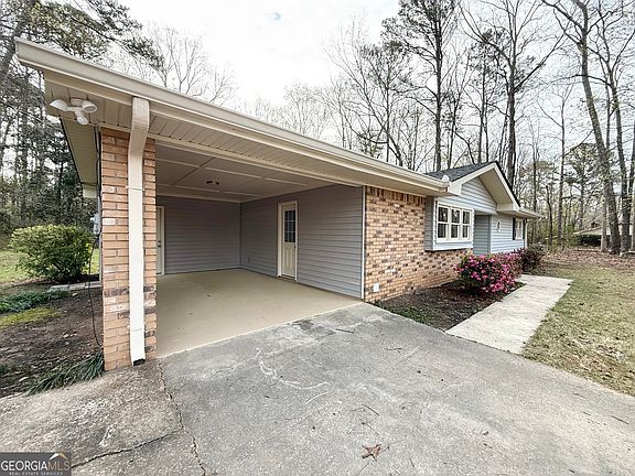 2nd image of 402 Ginger Cir