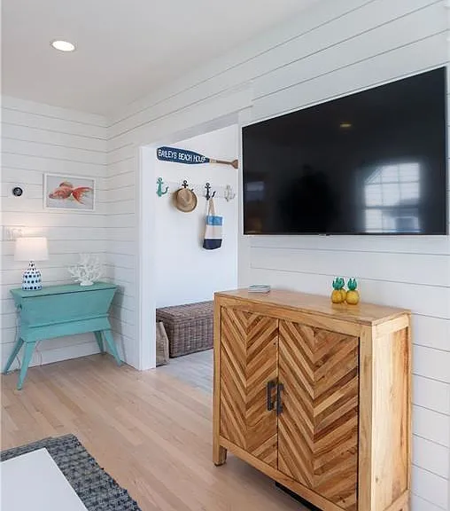 122 Ruggles Ave — Photo 16