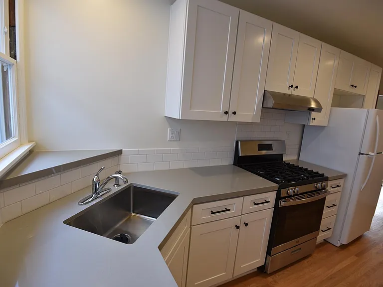 1748 Winona Blvd #1 — Photo 3