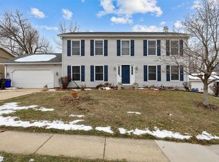 7001 Surrey Dr NE, Cedar Rapids, IA 52402