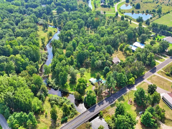 9871 Seven Mile Rd, Stanwood, MI 49346
