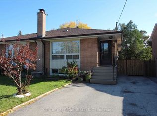 164 Roywood Dr #C13, Toronto, ON M3A 2E4