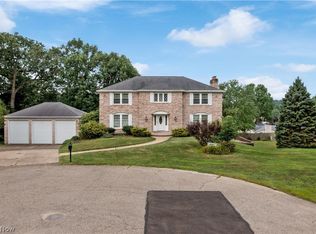 1800 Pinemeadow Cir NW, Massillon, OH