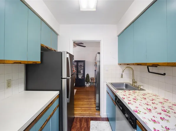 47-22 215th Place image 5 of 18