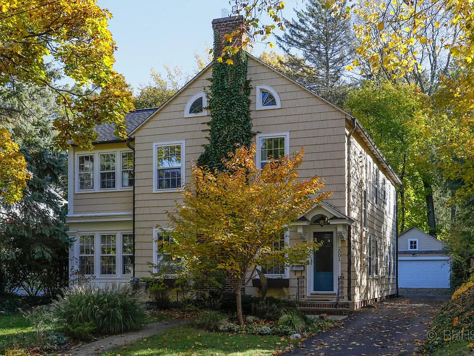 2001 Waite Ave-101