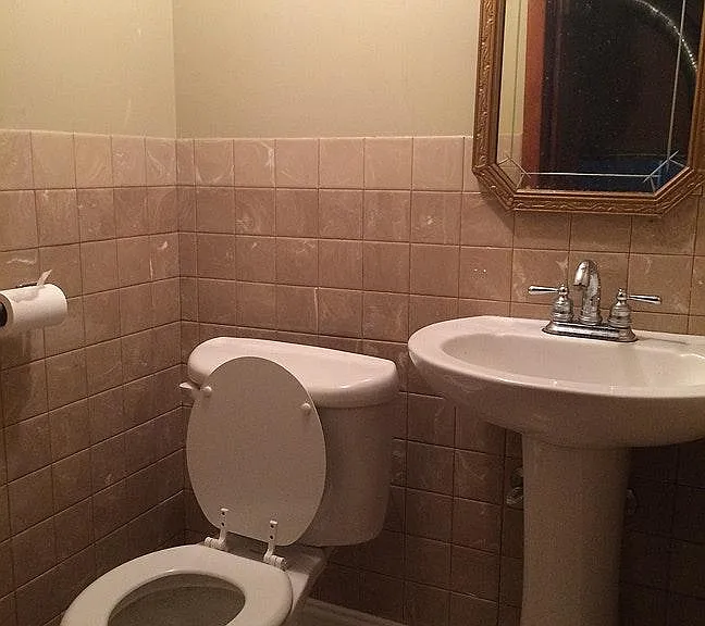 85 Continental Dr — Photo 22
