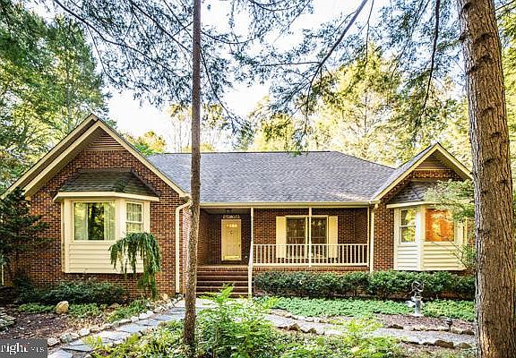 3rd image of 206 Goldvein Dr