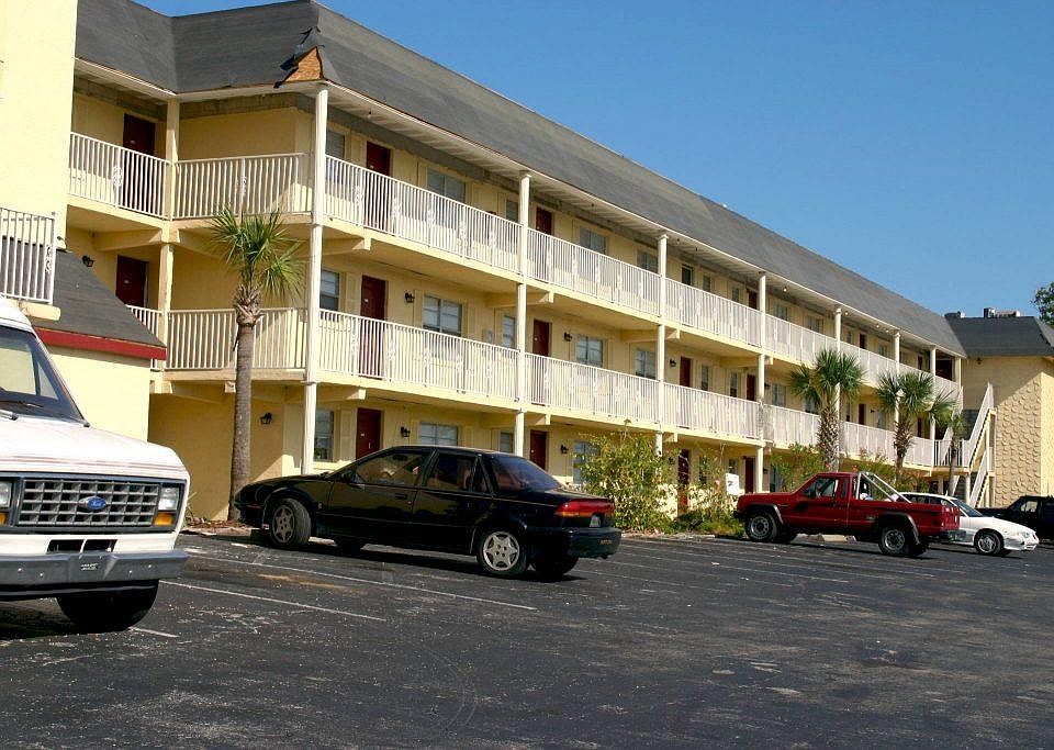 1st image of 101 S Peninsula Dr APT 205