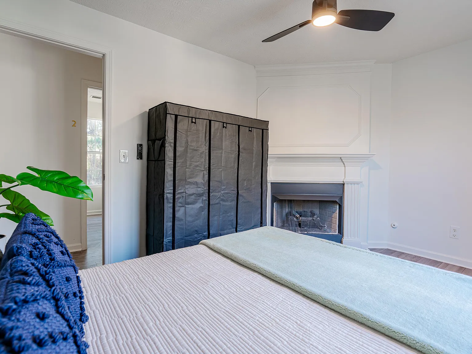 4 bed, 3.0 bath, 1456 sqft, $719 — Photo 2