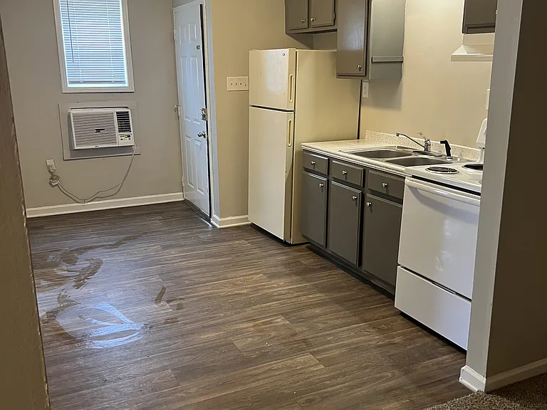 115 Walnut St — Photo 3