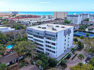 1200 E Peppertree Ln APT 302, Sarasota, FL 34242