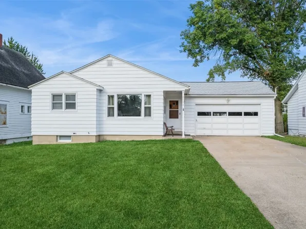 2034 Markert Blvd SE, Cedar Rapids, IA 52403