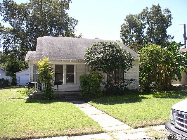 2nd image of 2022 Sacramento St