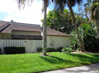 11892 Sturbridge Ln, Wellington, FL 33414