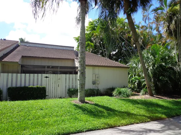 11892 Sturbridge Lane, Wellington, FL 33414