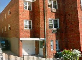 4211 Newtown Rd, Long Island City, NY 11103