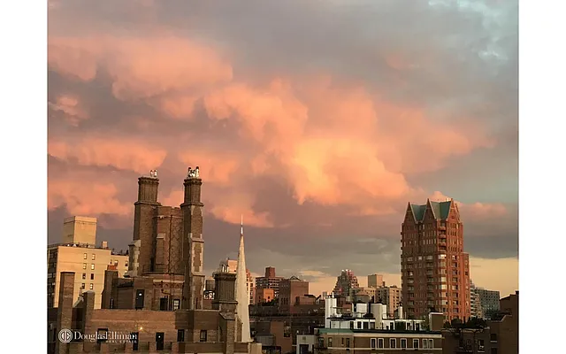 Sold by Douglas Elliman | media 24