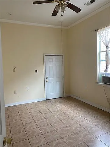 2723 Orleans Ave — Photo 5