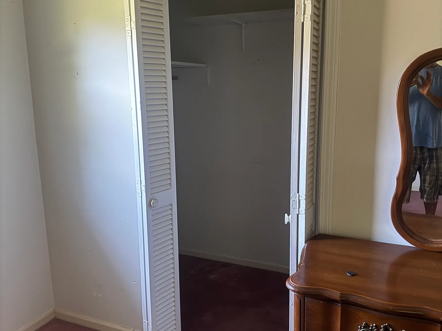 3 bed, 2700 sqft, $1,700 — Photo 2