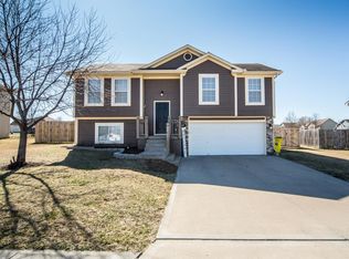 609 SW Tisha Ln, Grain Valley, MO 64029