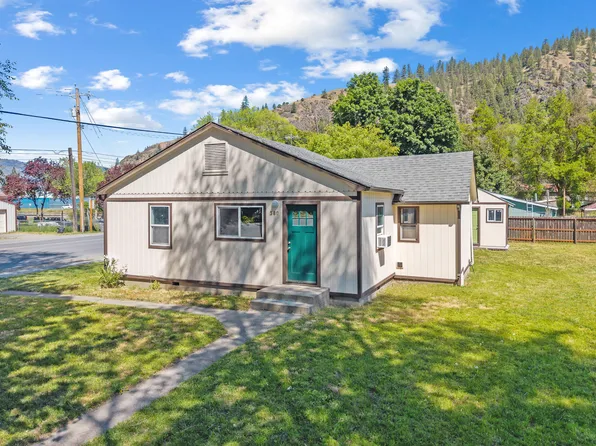 380 W 5th Ave, Kettle Falls, WA 99141